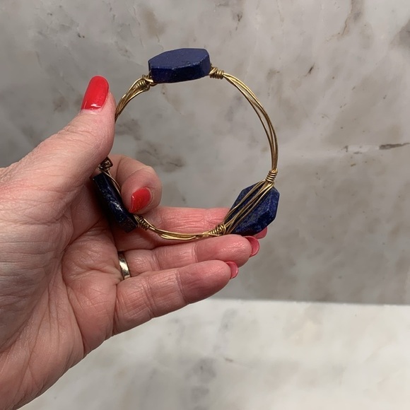 Bracelet in Lapis Lazuli Stones on gold tone wire - Picture 6 of 6